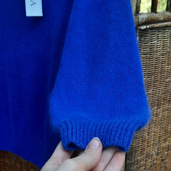 🆕️ Just Sasha Vintage Silk Blue Scoop Neck Sweater - Picture 5 of 8